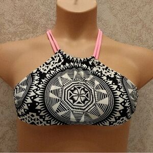 Xhilaration Black and White Geometric Bikini Top with Pink Straps